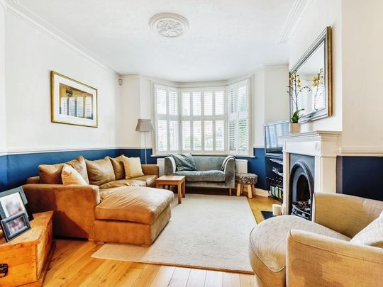 3 Bed Terraced House, Ravensbury Road, SW18 - Photo 1