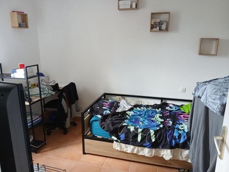 Appartement T4 de 75.42 m2 avec terrasse et balcon - Brignoles - Photo 2