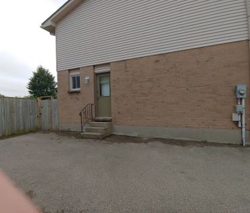 For Lease - 1004 Lawson Road, London North, Ontario - Photo 4