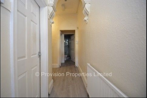 6 Bedroom Student Houses in Leeds - Photo 1