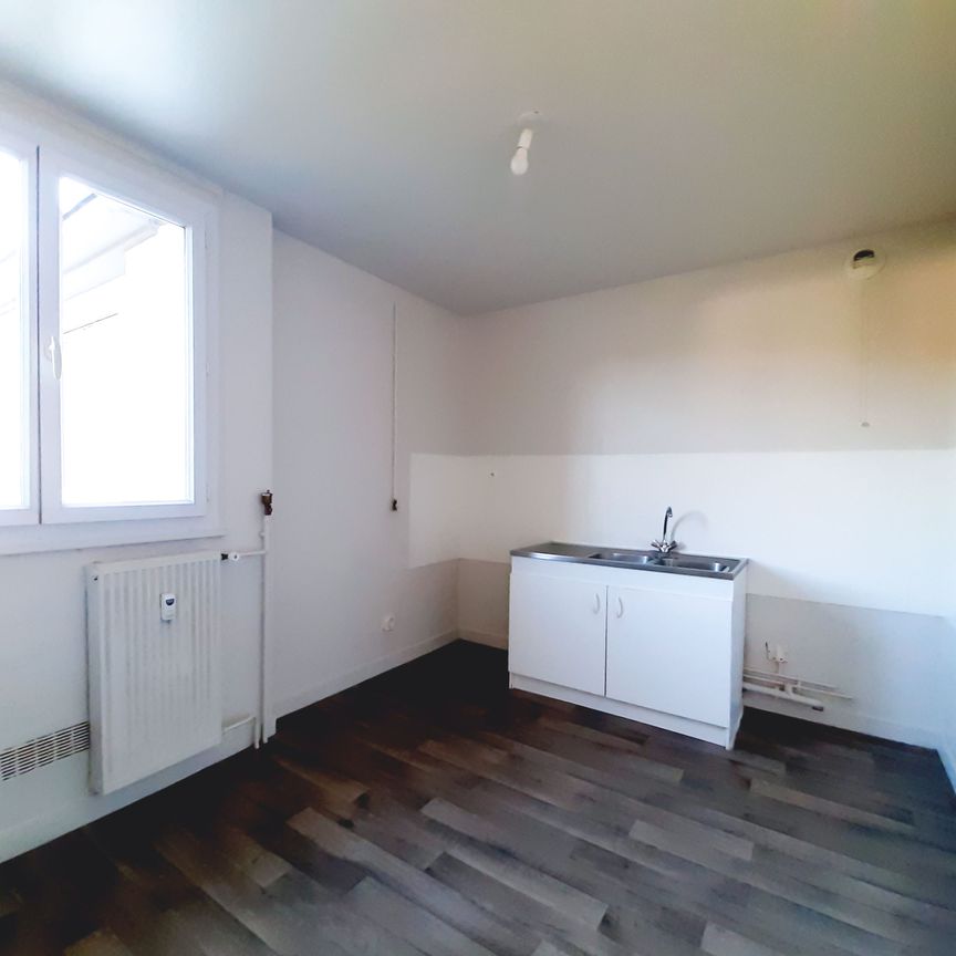 Type 5 refait à neuf – séjour lumineux avec balcon - Photo 1