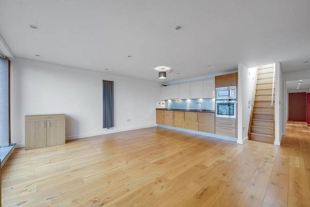2 bedroom penthouse to rent - Photo 1