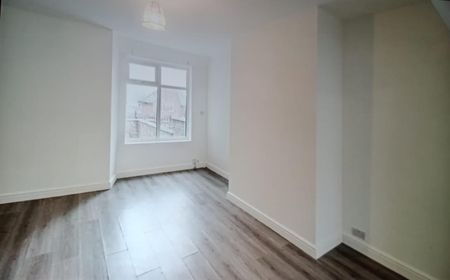 2 Bed Terraced House, Old Road, M9 - Photo 2