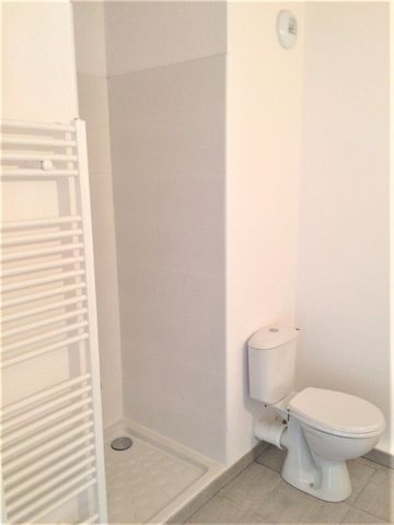 Location Appartement 2 pièces 38m² AVIGNON 84000 - Photo 4
