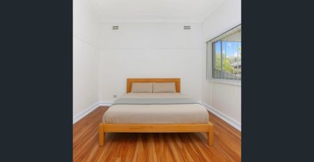 Three Bedroom Home - Photo 2