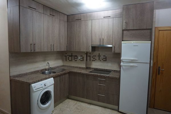 Alquiler de piso en Calle Osorio Valdés - Photo 1