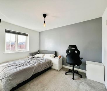 3 bedroom terraced house to rent - Photo 3