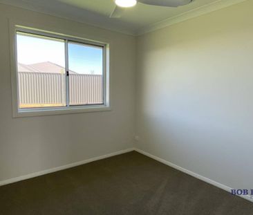 Stylish Four Bedroom Home in Southlakes Estate - Photo 5