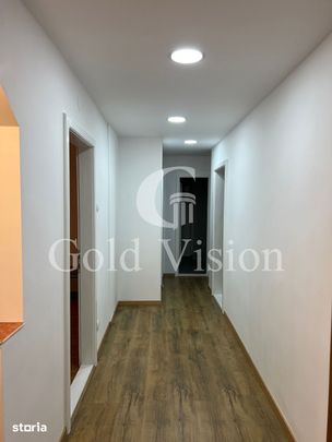 Apartament cu 4 camere, decomandat, 80 mp utili, zonă centrală - Photo 1