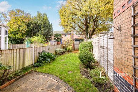 2 bedroom house to rent Russet Gardens, PO10 - Photo 2