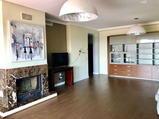 Atico en alquiler en El Madroñal, Benahavis - Photo 1