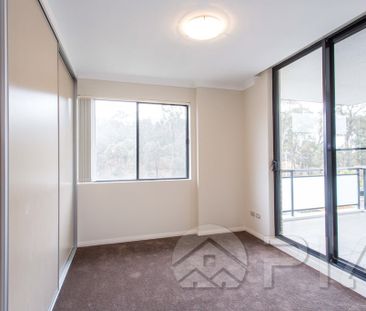 Modern 1 Bed + Study Apartment with Balcony and Secured Parking - Photo 1