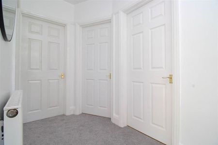 3 bedroom apartment to rent - Photo 2