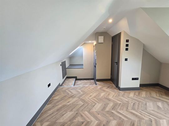 London Road, Ewell KT17 - Photo 1