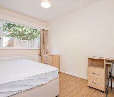 5 bedroom detached house to rent - Photo 4