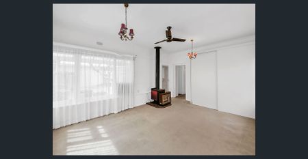 Absolute Sea Front with Vintage Charm - Photo 3