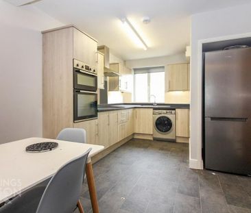 5 bedroom semi-detached house to rent - Photo 6