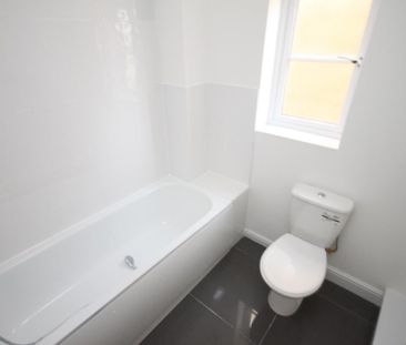 2 bedroom semi-detached house to rent - Photo 3