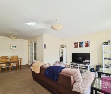 3 bedroom end of terrace house to rent - Photo 4