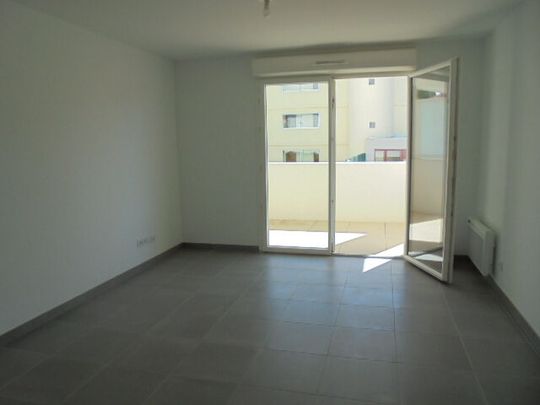 Appartement 2 pièces 45m2 MARSEILLE 9EME 770 euros - Photo 1