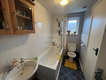 2 bedroom semi-detached house to rent - Photo 3