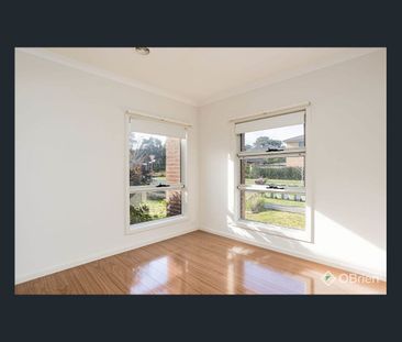 Spacious & Luxurious Family Home - Photo 3