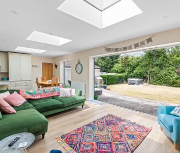 Copthorne Bank, Copthorne, RH10 - Photo 5