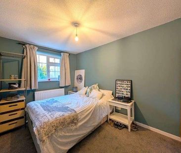 Larksfield, Englefield Green, Egham, TW20 - Photo 5