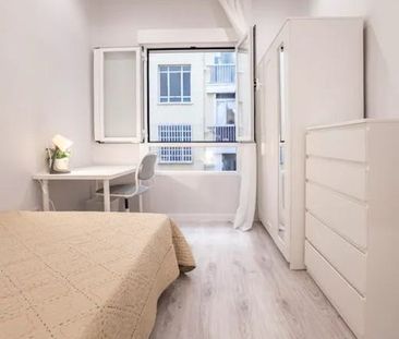 Calle de Guzmán el Bueno, Madrid, Community of Madrid 28015 - Photo 4