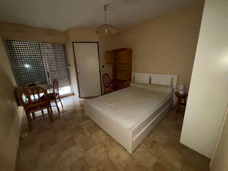 Location Appartement 1 pièce 20m² NIMES 30000 - Photo 2