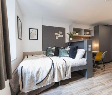 1 bedroom in a flat share to rent - Photo 1