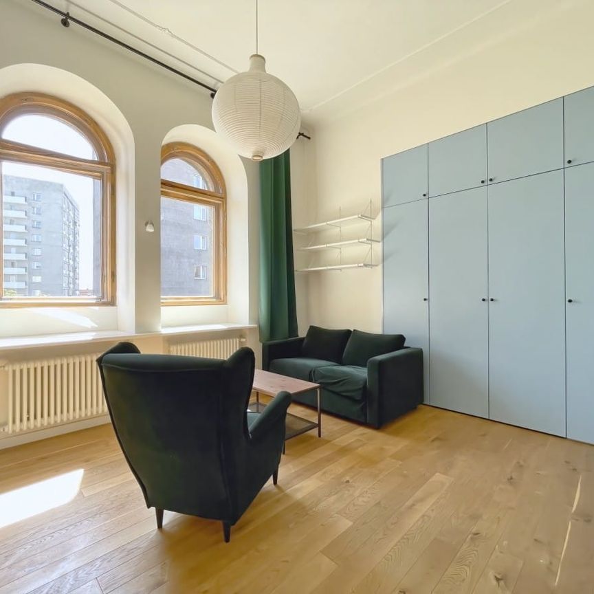 Duża kawalerka z antresolą, miejsce postojowe 60.31 m² - Zdjęcie 1