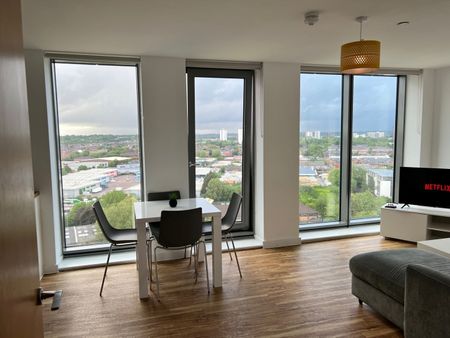 2 Bed Flat, Michigan Avenue, M50 - Photo 2