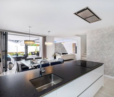 Luxury Villa for rent in San Pedro de Alcántara, Spain - Photo 4