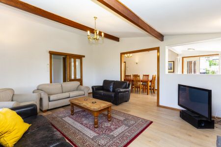 Spacious 4-bedroom home in Avonhead! - Photo 3