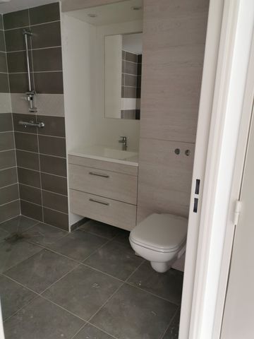 Location Appartement 3 pièces 67m² AIX EN PROVENCE 80ème - Photo 3