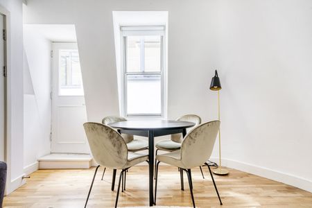 Tottenham Court Rd - Photo 4