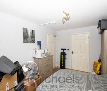 1 bedroom in a house share to rent - Photo 4