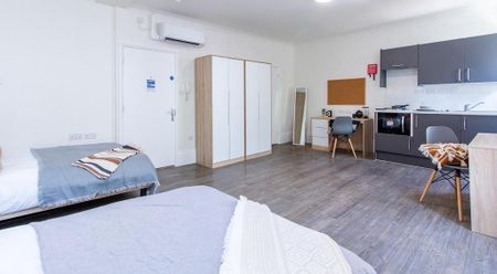 Studio to rent - Photo 2