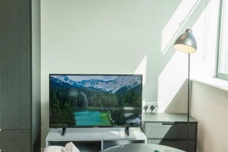 1 bedroom serviced apartment to rent - Photo 2