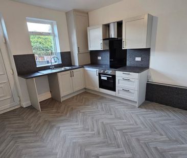 3 bed Terraced - To Let - Photo 6