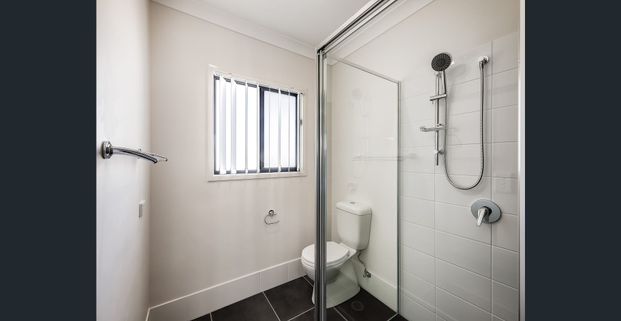 MODERN FULLY FURNISHED, STUDIO APARTMENT - BILLS INCLUDED! - Photo 1