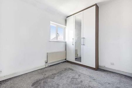 Lee Road, Aylesbury, HP21 - Photo 4