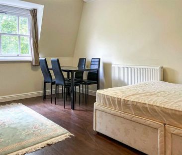 3 bedroom flat to rent - Photo 3
