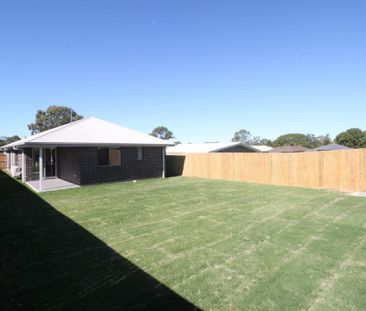 Spacious Modern Family Home with Huge Backyard - Photo 3
