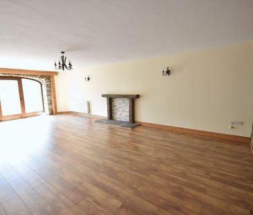 4 bedroom barn conversion to rent - Photo 2