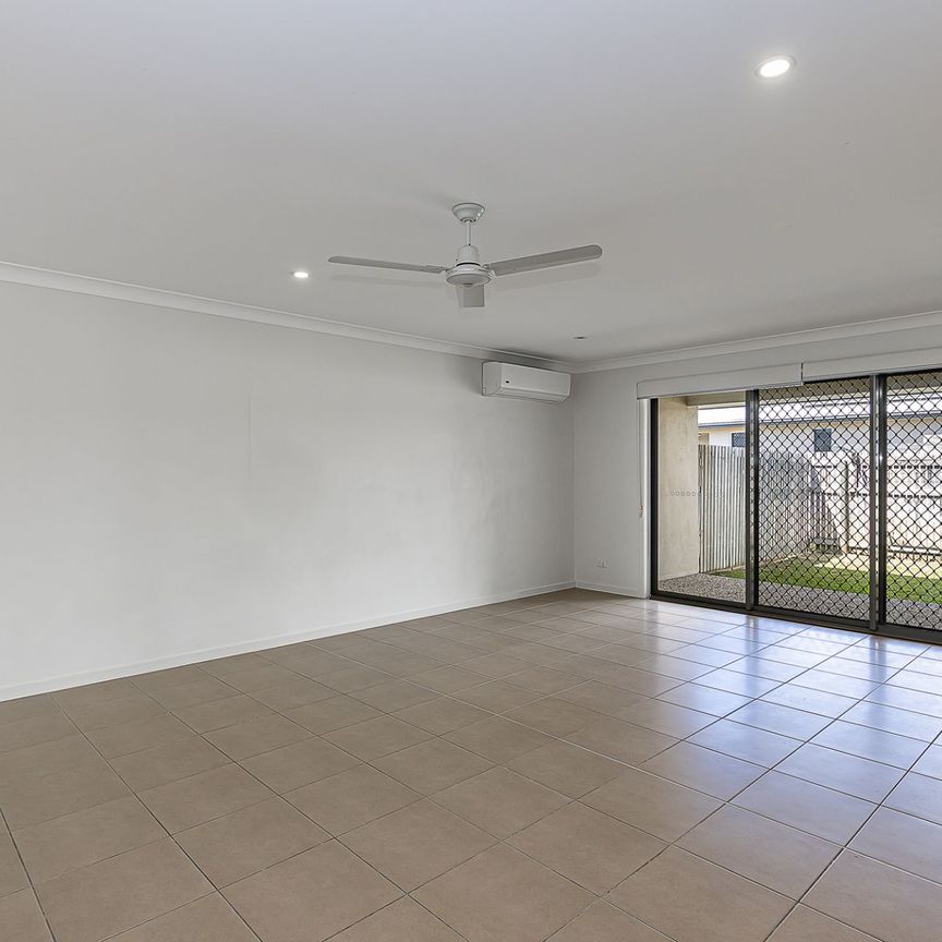 2/6 Cassinia Street, Mount Low - Photo 1