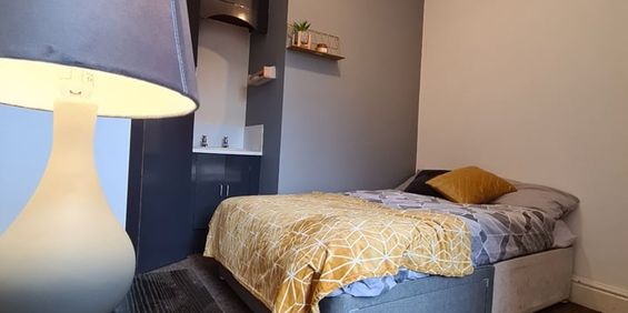 Room in a Shared House, Whitby Road, M14 - Photo 3