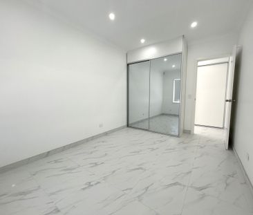 Spacious 4 Bedroom Home - Photo 5