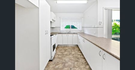 With Coffs Harbour CBD at your doorstep this private, low-maintenance property provides utter convenience with single level living. - Photo 5